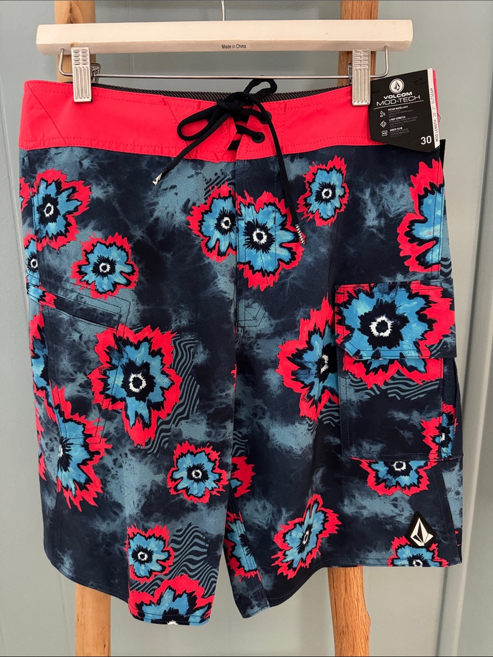 VOLCOM Mod-Tech July 4th 20" Length Boaerdshorts Swim Surf Board Shorts ~ 30